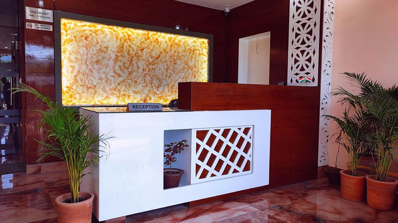 Spring Sky Haridwar By Shrigo Hotels Exteriör bild