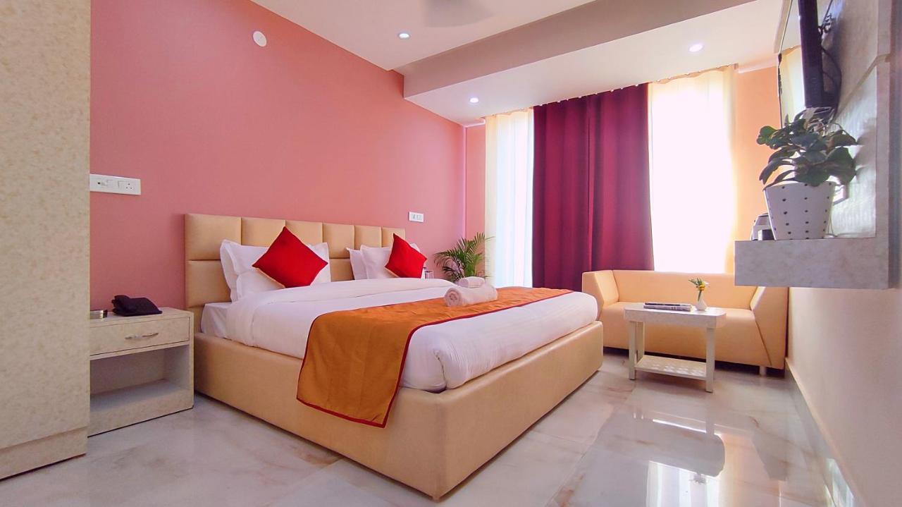 Spring Sky Haridwar By Shrigo Hotels Exteriör bild
