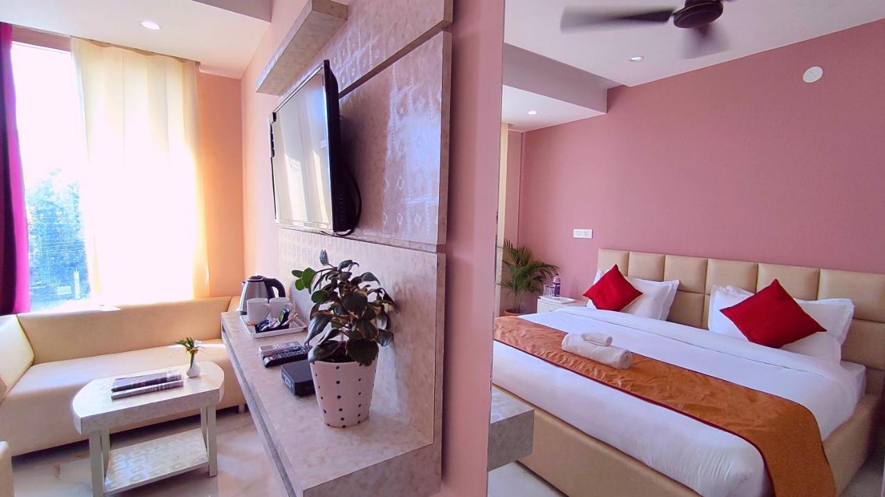Spring Sky Haridwar By Shrigo Hotels Exteriör bild