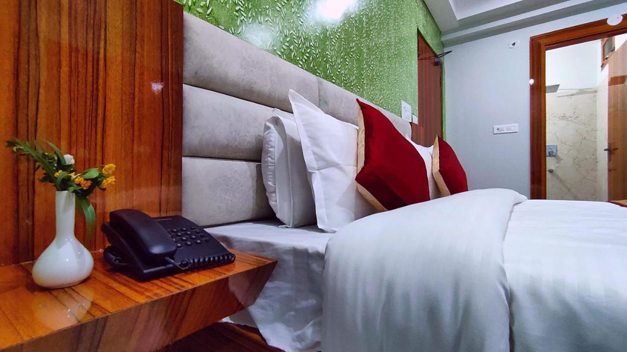 Spring Sky Haridwar By Shrigo Hotels Exteriör bild
