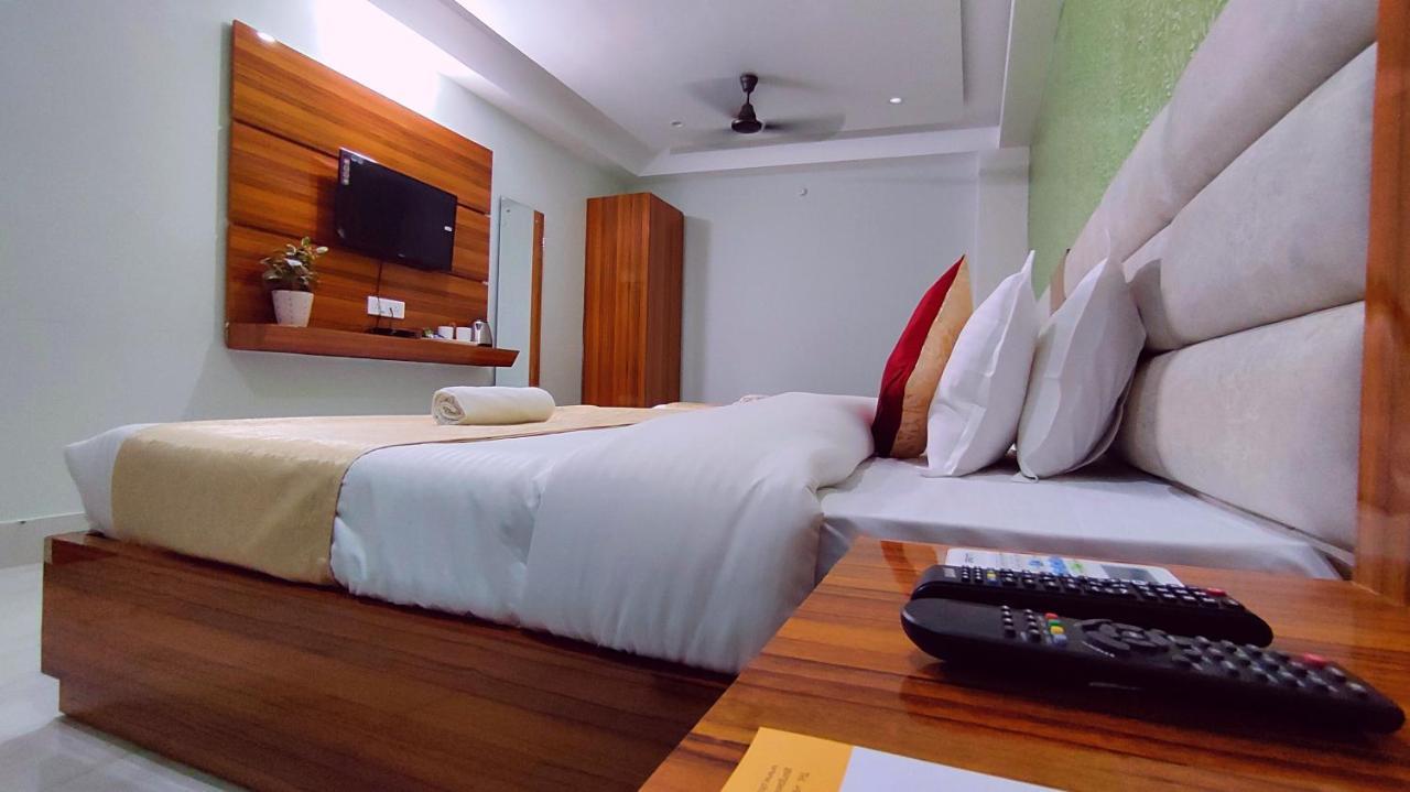 Spring Sky Haridwar By Shrigo Hotels Exteriör bild
