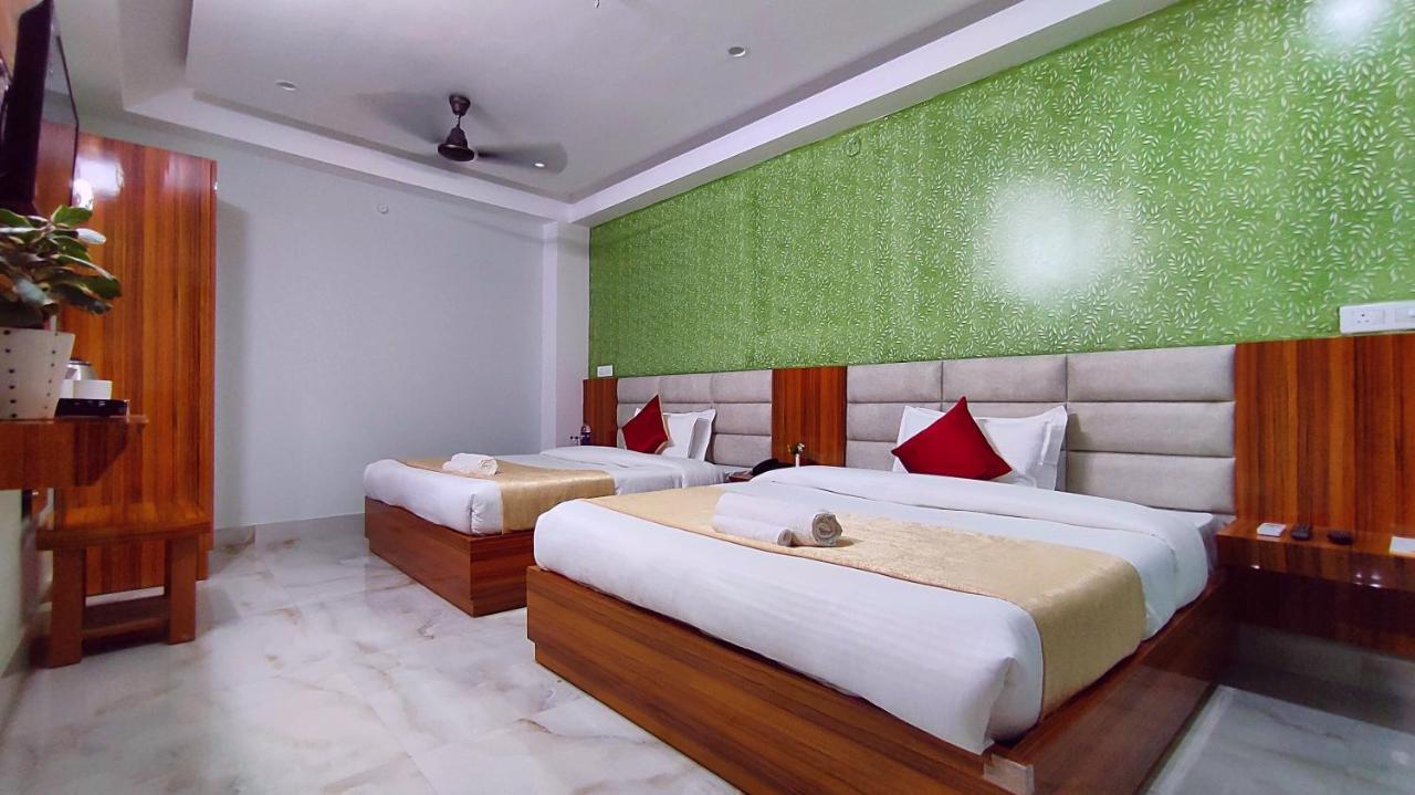 Spring Sky Haridwar By Shrigo Hotels Exteriör bild